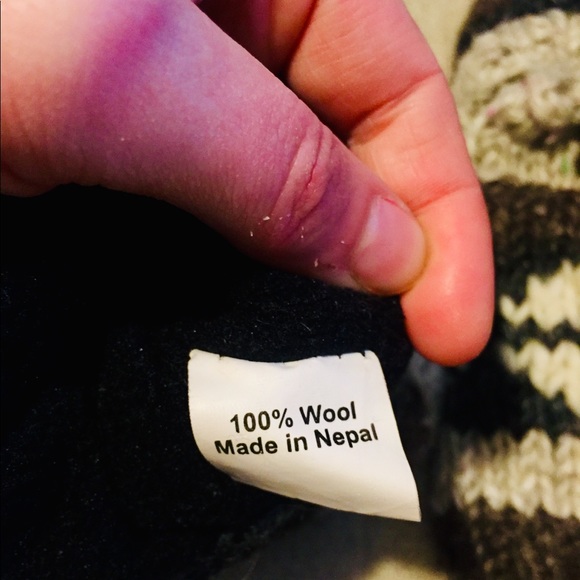 Unique Wool Mitten/Gloves - Picture 3 of 4